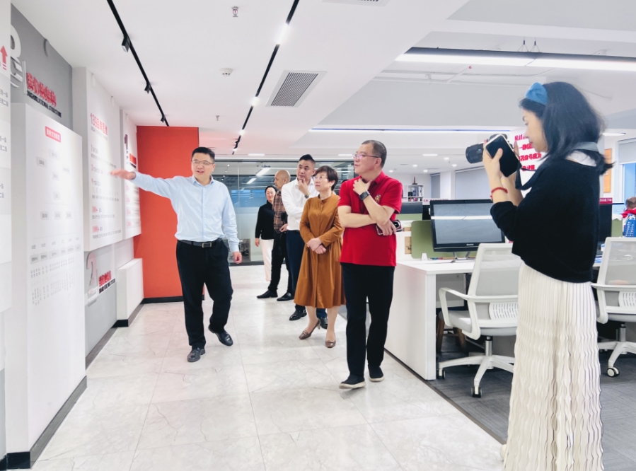聚力賦能，共謀發展——廣州市湖南婁底商會領導一行赴聚橋文創考察交流